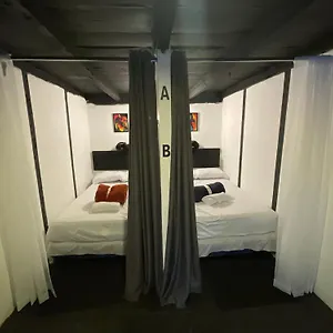  Hotel Pub - Party